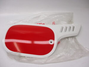 Zijkap rechts - Kleur: Shasta White (NH138) (sticker rood) [NOS]