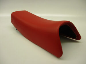 Buddy/Zadel - model 1986-1989 - Rood + wit "HONDA"