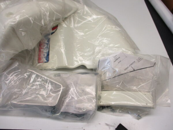 Kappenset compleet - Kleur: Shasta White (NH138) - model Paris-Dakar Speed-7 (zeer zeldzaam) - Afbeelding 2