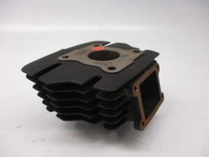Cilinder 50cc - 39mm, HM166H [NOS] (lichte vliegroest in cilinder, makkelijk te poetsen)