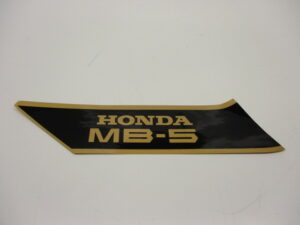 Sticker tank links - "Honda MB-5" Zwart/goud - model NH1 Black [NOS]