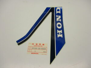 Sticker tank rechts - "HONDA" Blauw/zwart/wit - model '86-'92, Wit/Blauw [NOS]