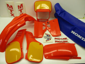 Restauratieset (incl. koplampspoiler rood/geel) - Kleur: Flashing Red (Orange) (R119)