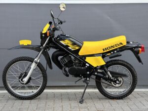 Schitterende met originele NOS delen gerestaureerde Honda MT5
