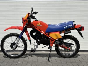 Schitterende nieuw gebouwde Honda MT5 1984 R119 Orange