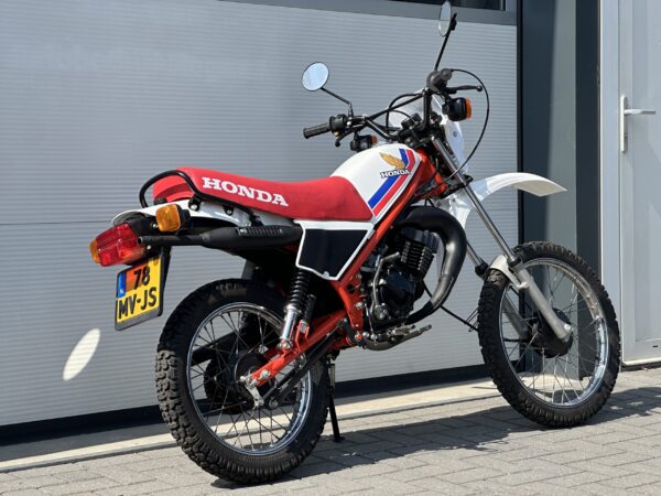 Leuke Honda MT8 als MT5 Jubileum kleurstelling - Afbeelding 5