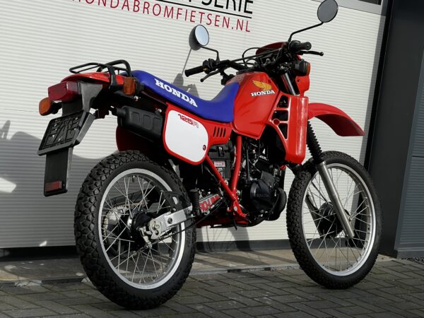 In zeer goede staat verkerende Honda MTX125R JD05 - Afbeelding 6