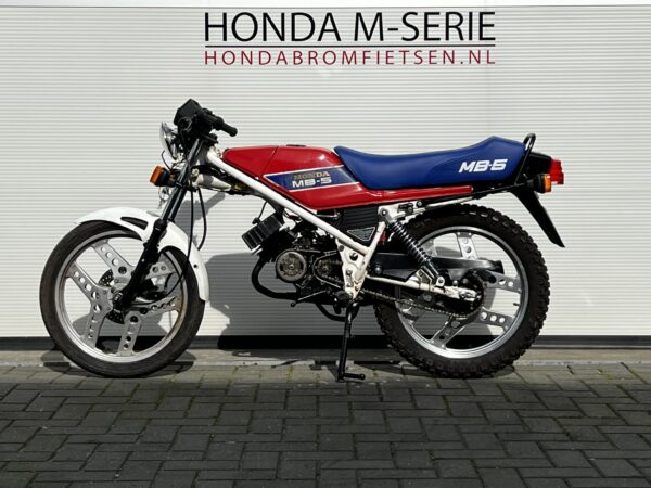 Honda MB5 AC01