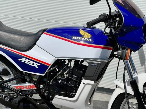Deels gerestaureerd Zwitserse Honda MBX50 SW LC Rothmans Blauw - Afbeelding 12