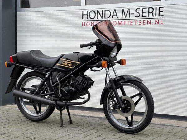 Snelle Zwitserse Honda MB5 JPS AC01 6Bak - Afbeelding 4