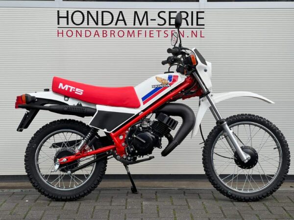 Splinternieuw gebouwde Honda MT5 jubileum - Afbeelding 8