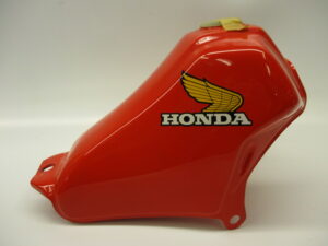 Benzinetank - Kleur: Flash Red (R119) - model '83 - Afbeelding 2