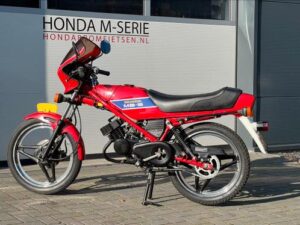 Volledig originele NL Honda MB5 met trapstel!