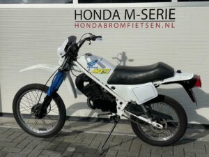 Zwitserse Honda MT5 AD01