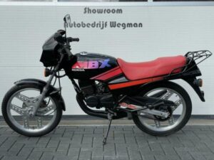 Honda MBX50 AC05 regenboog