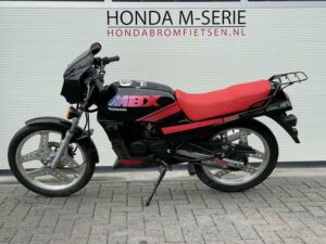 Honda MBX80 HC04 Regenboog