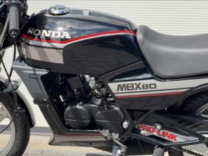 Volledig gerestaureerde Honda MBX met brommer kenteken! - Afbeelding 13