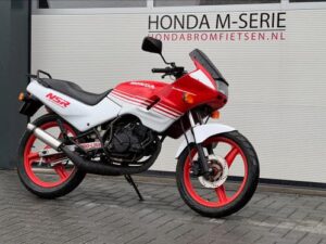Perfect rijdende Honda NSR met kenteken! - Afbeelding 5