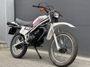 Super mooie originele Honda MT5 NH24 - Afbeelding 4