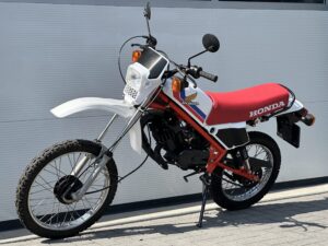 Schitterende met originele NOS delen gerestaureerde Honda MT5 - Afbeelding 22