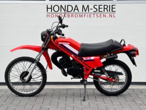 Zwitserse Honda MT5 AD01