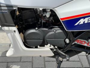 Deels gerestaureerd Zwitserse Honda MBX50 SW LC Rothmans Blauw - Afbeelding 19