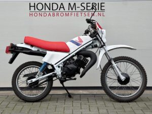 Honda MT5 AD01 1990 (550) - Afbeelding 2
