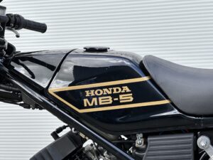 Schitterende volledig nieuw opgebouwde en gerestaureerde Honda MB50 JPS - Afbeelding 5