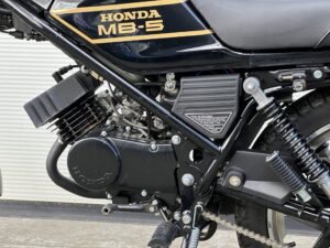 Schitterende volledig nieuw opgebouwde en gerestaureerde Honda MB50 JPS - Afbeelding 7