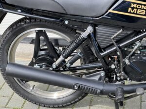 Schitterende volledig nieuw opgebouwde en gerestaureerde Honda MB50 JPS - Afbeelding 12