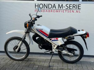 Zwitserse Honda MT5 AD01 1979