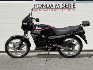 Volledig gerestaureerde Honda MBX met brommer kenteken!