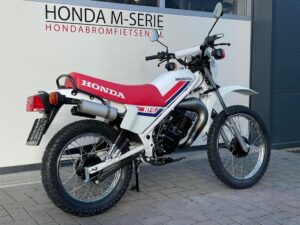 Nieuw gebouwde Honda MT8 125CC special! (HD02) - Afbeelding 11
