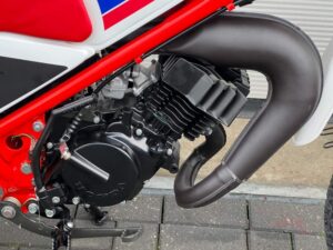 Splinternieuw gebouwde Honda MT5 jubileum op aanvraag - Afbeelding 5