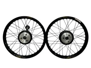 Wielenset compleet Chromen wielen incl. remschijf achter Honda MT5/MT8 op originele naaf