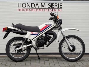 Super mooie Honda Zwitserse Honda MT5 AD01 - Afbeelding 10