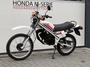 Super mooie Honda Zwitserse Honda MT5 AD01 - Afbeelding 8