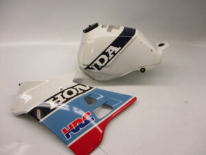 Tank + linker radiateurkap Honda MTX125R TC02 RALLY SPORT (gebruikt maar in goede staat)